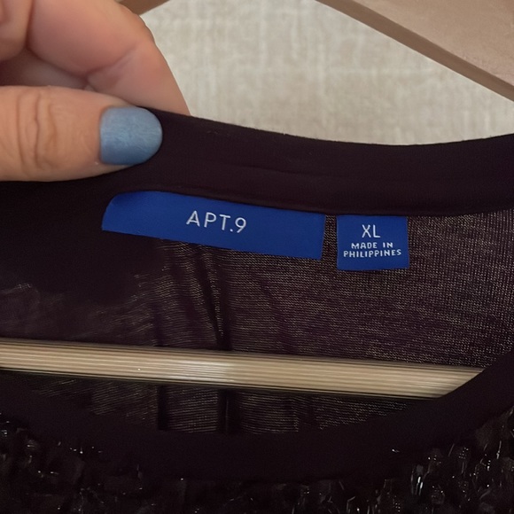 Plum color sequin top no sleeves - Picture 2 of 2